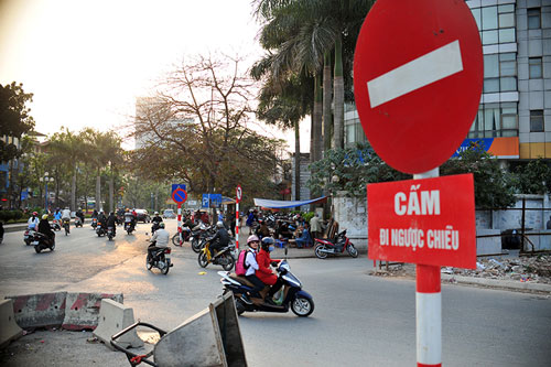 biển báo cấm đi ngược chiều